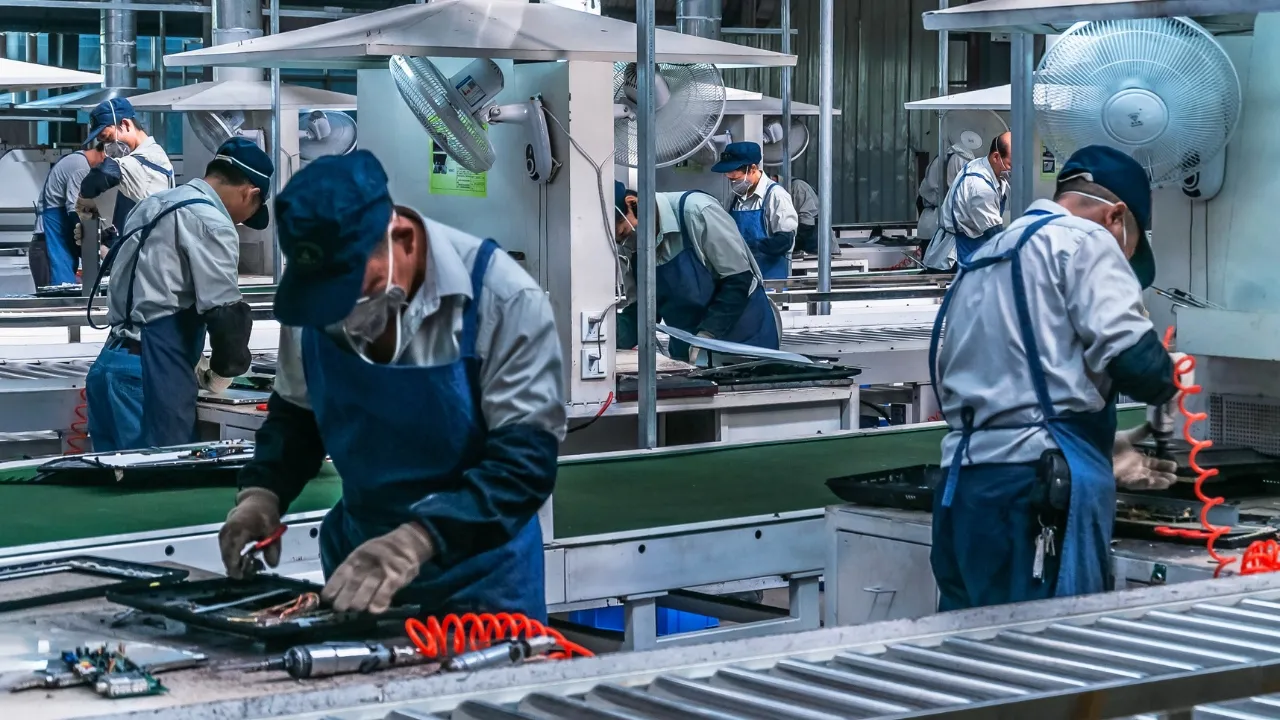 What is a Trade Union? Definition, Structure, and Strategic Measures